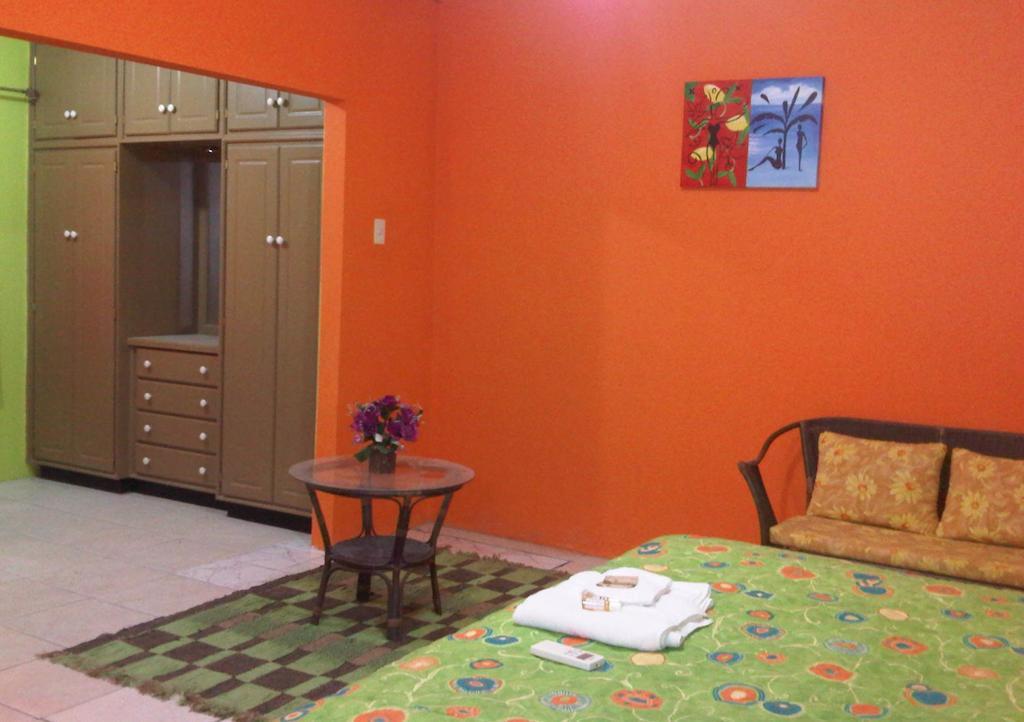 Gascon Villas Port of Spain Стая снимка